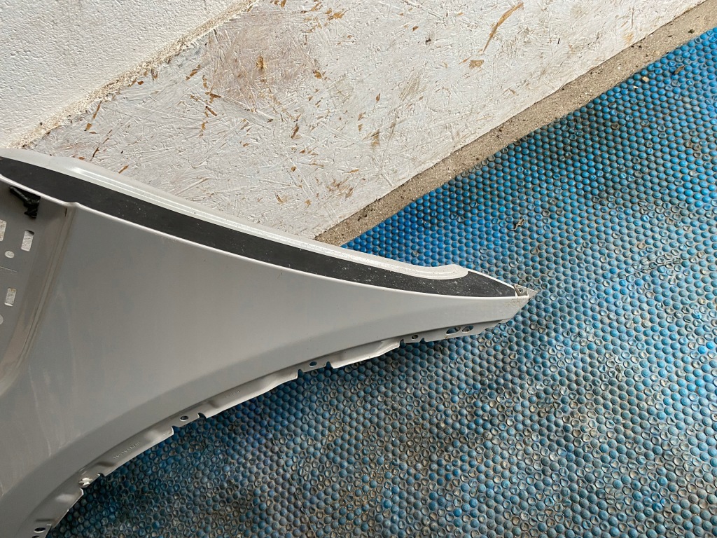 Крыло  левое  jaguar e-peace x540 2017- Цена