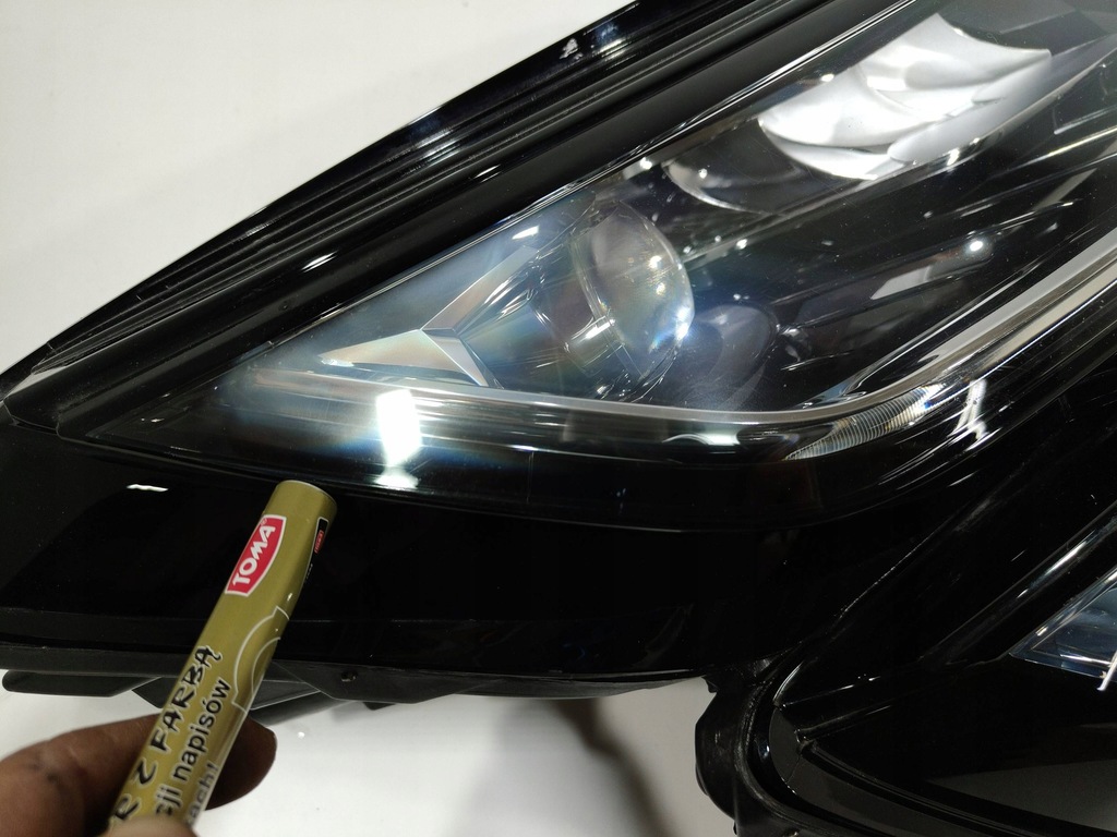 фото №6, Skoda kodiaq лампа правый перед cała