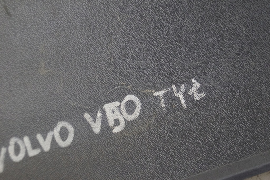 фото №10, Молдинг накладка бампера задня volvo v50 30678067