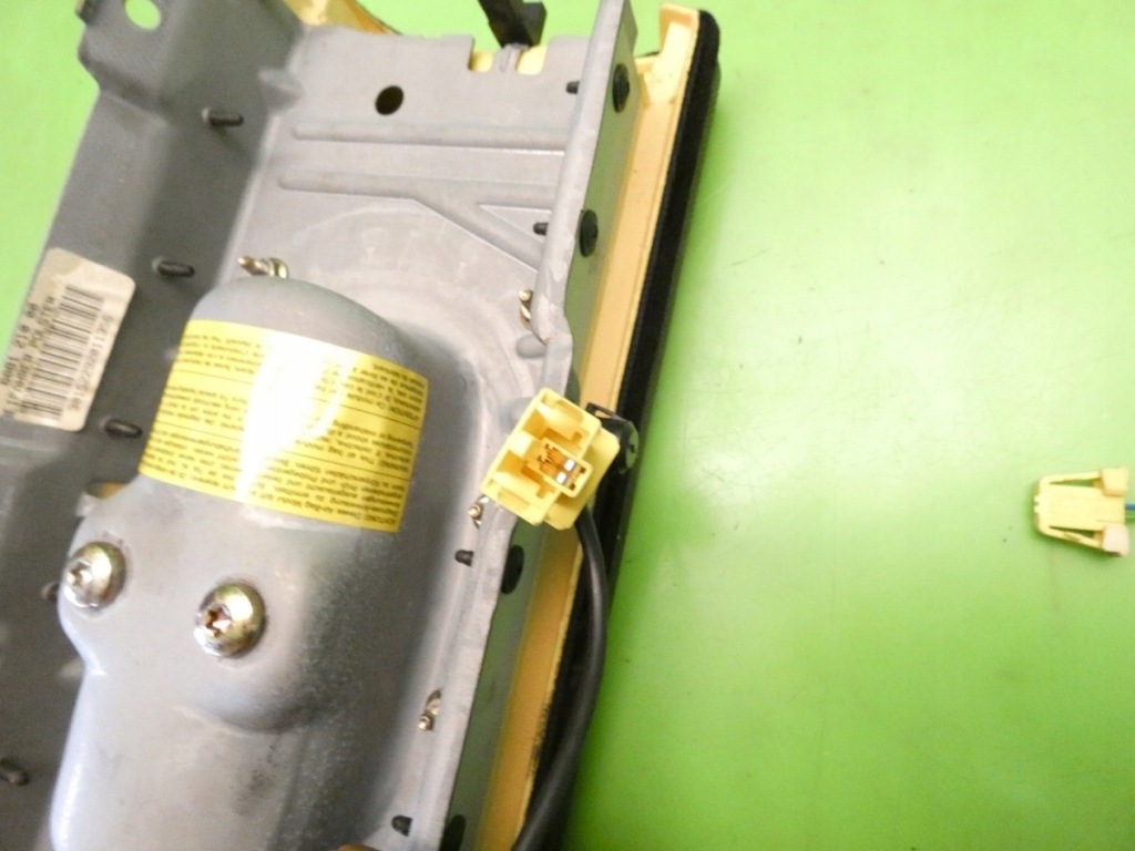 Подушка подушка безопасности правая пассажира с панели vw golf mk3.5 3 iv кабриолет  98-02 с Разборки