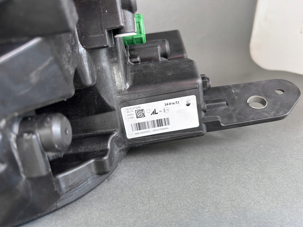 фото №12, Лампи фари перед maserati grecale usa 670157326 670157328