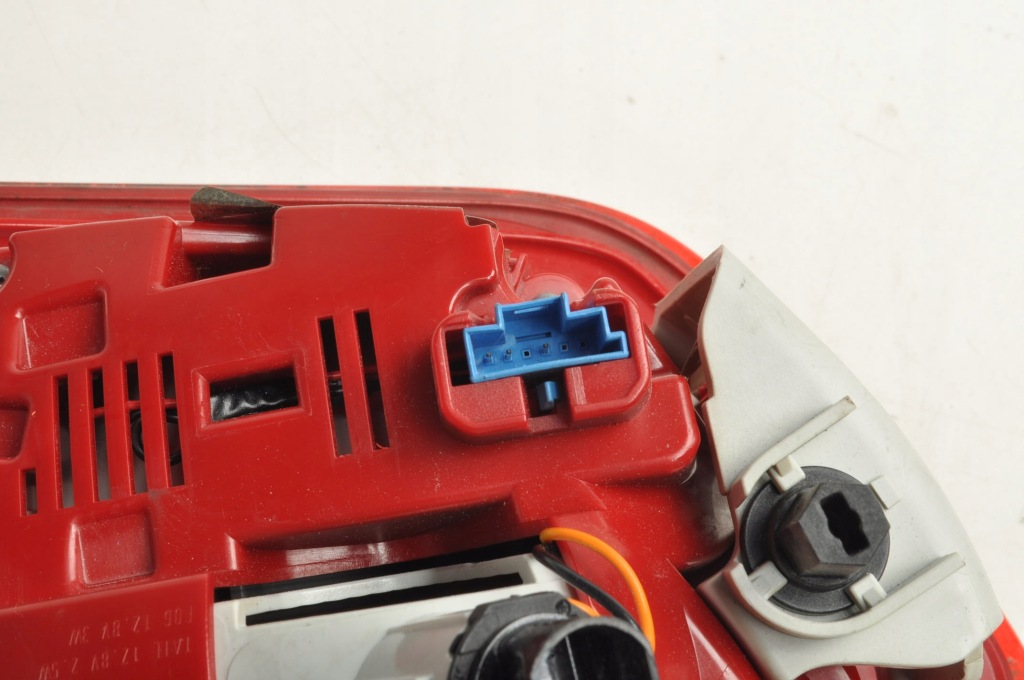 Mercedes gla x156 лампа ліва задня w кришка a1569061158 Ціна