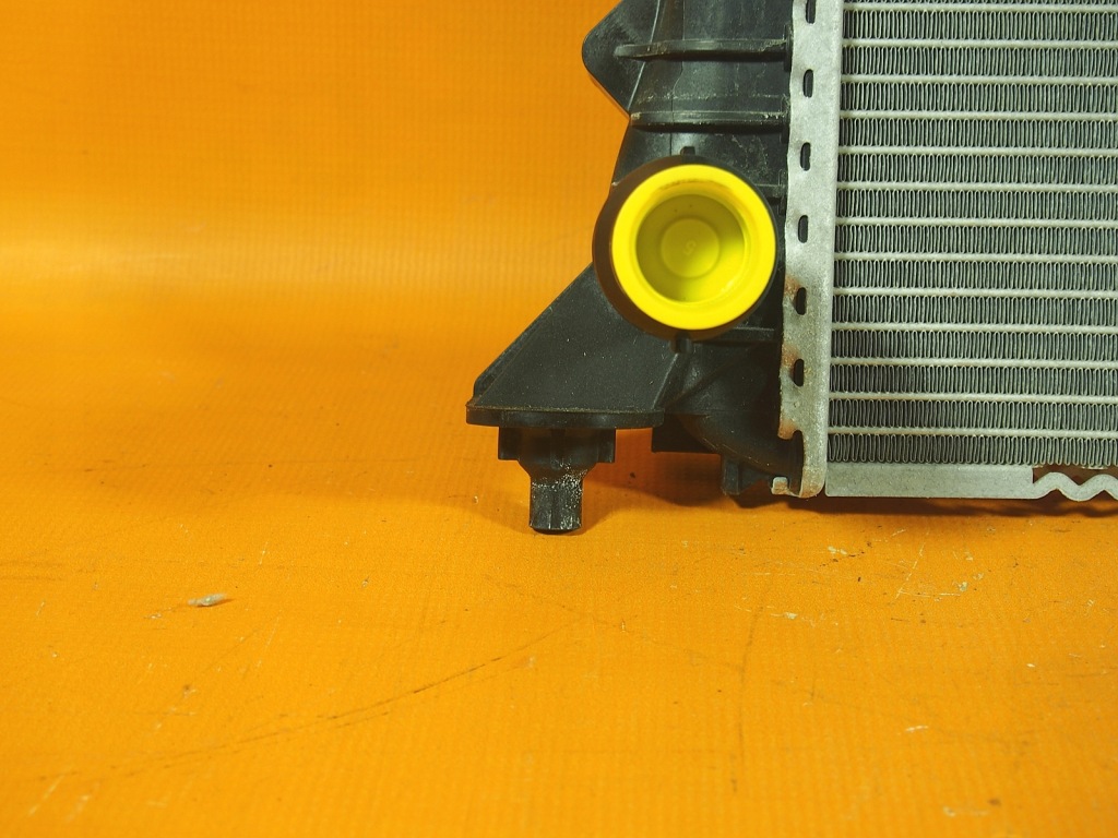 Audi a6 4g c7 fl 32km радіатор води оригінал 8k0121251l Доставка