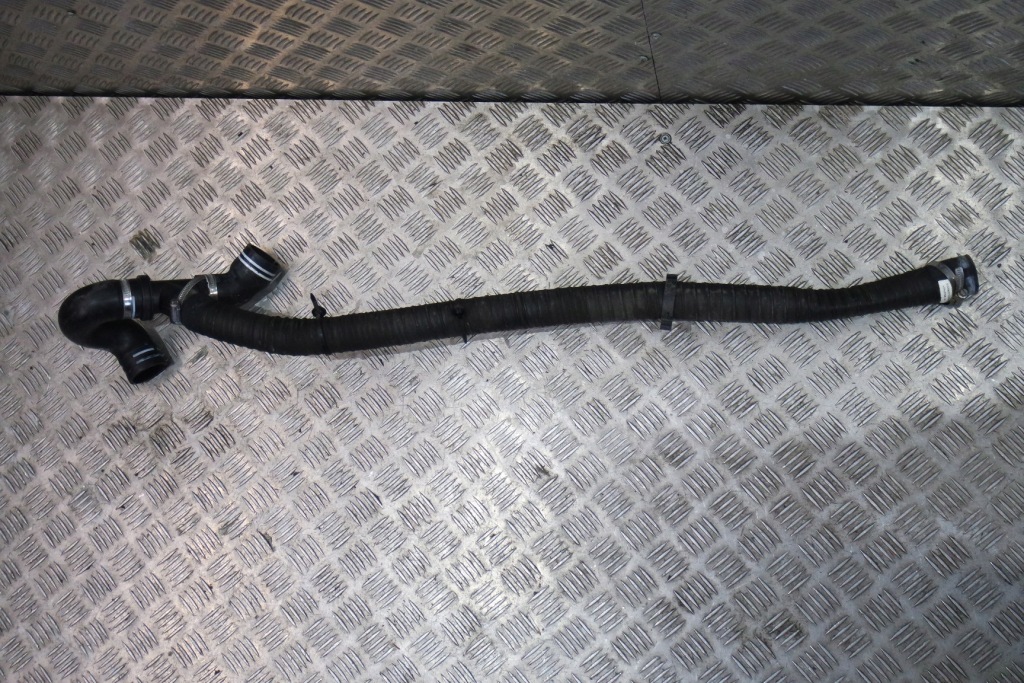 Купить Шланг пабтрубок  труба ferrari f8 tributo 896497