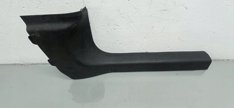 Купить Накладка  защита порога  правый  передок  mercedes w177 a1776802800