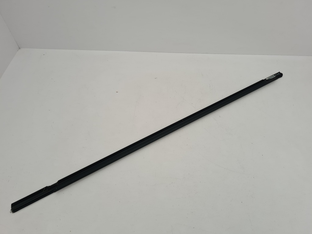 фото №4, Молдинг ущільнювач права перед vw touran 5ta 5ta837476f