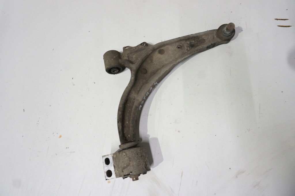 Купить Рычаг правая  перед opel astra 4 j