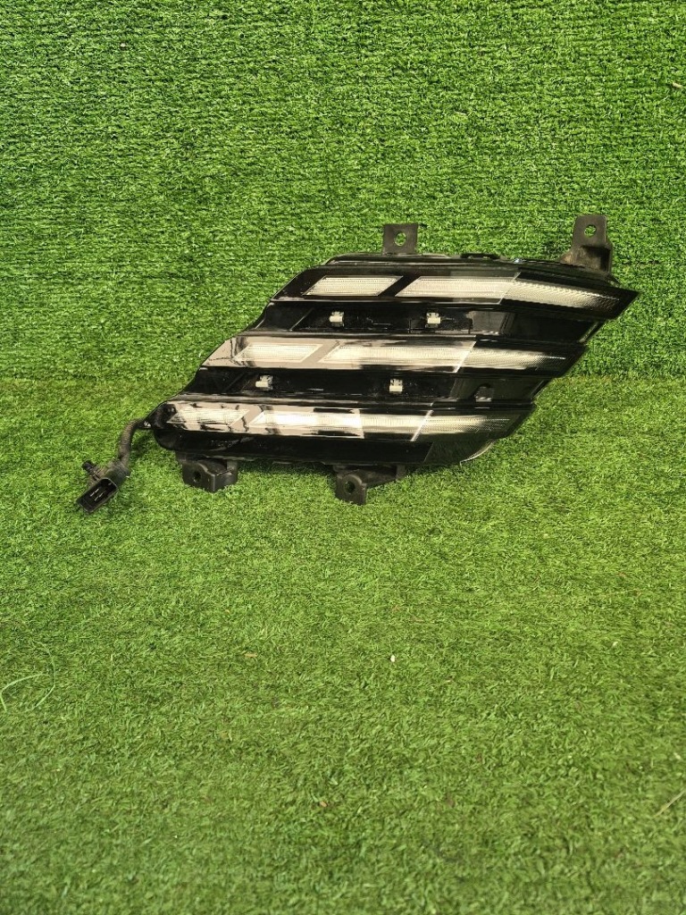 Купити Протитуманна фара праві led drl peugeot 3008 5008 3 23- 9840873180