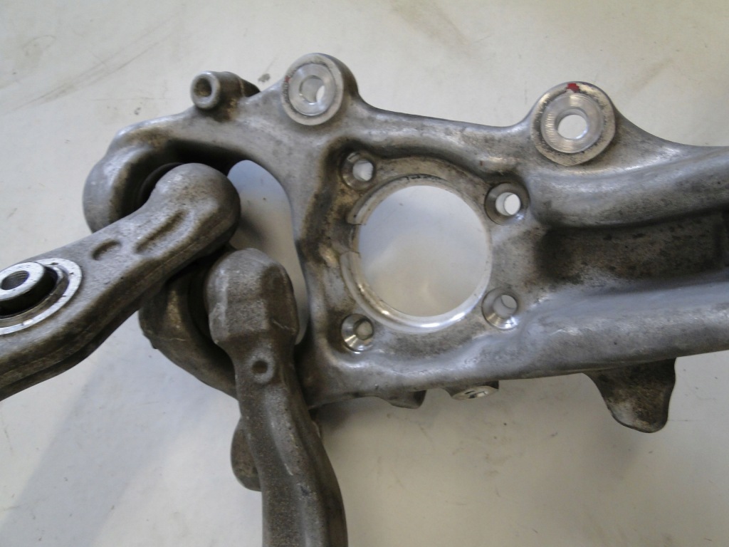 Mercedes поворотный кулак перед a2233100 s klasa w223 Доставка