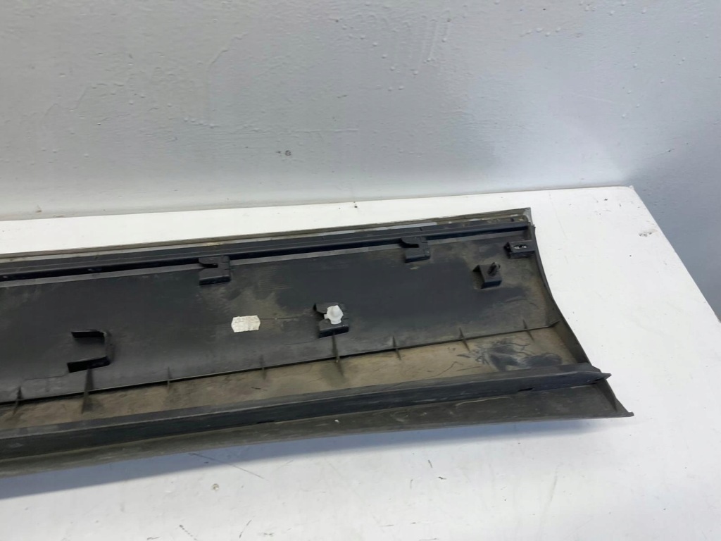 Молдинг дверь правая задняя vw tiguan ii 5na854950 Киев