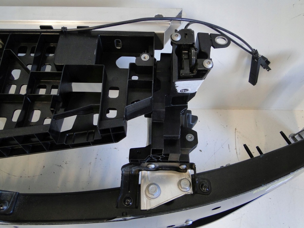 фото №10, Mercedes eqe 295 sedan pas передний усилитель передний перед балка зона