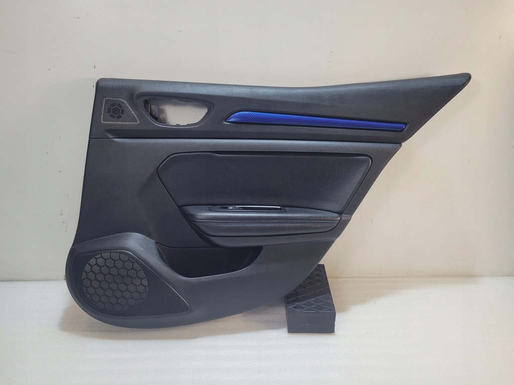 фото №1, Megane iv gt обивка обшивка дверь правый задняя led