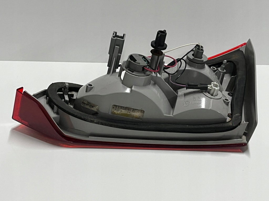 Ford focus mk3 11-14 фара ліва задній led w кришці  універсал Ціна