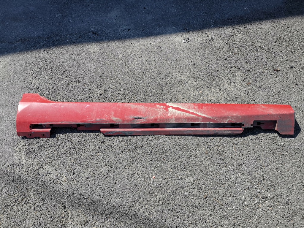 Купить Volvo v40 накладка  порог порог правая rh 31265847