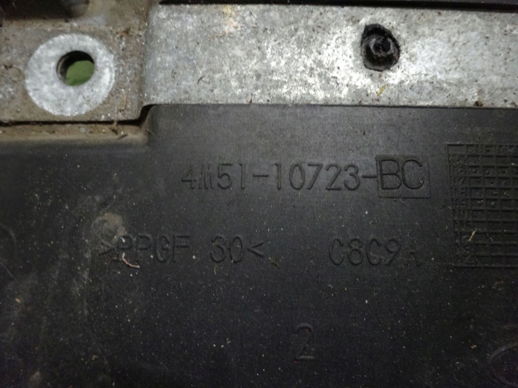 Focus 2 1.8 b основа корпус акумулятор 7m51-10a659-ab 4m51-10723-bc Недорого