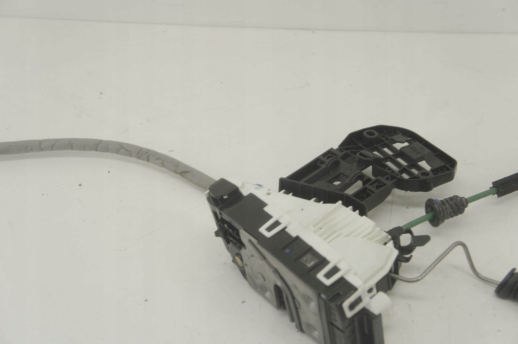 фото №4, Gu055 infiniti q30 замок дверь левый задняя