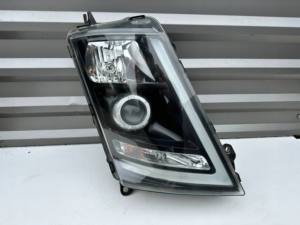 фото №1, Лампа передня перед права volvo fh13 ксенон комплектна