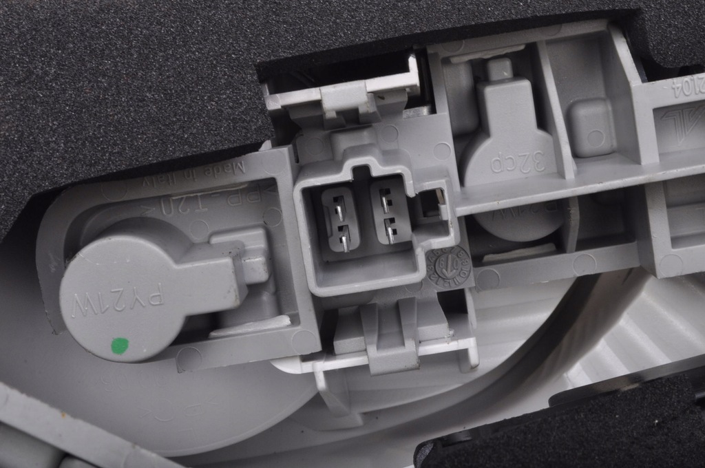 фото №9, Volvo c30 лампа левая задняя левый задняя 31213913