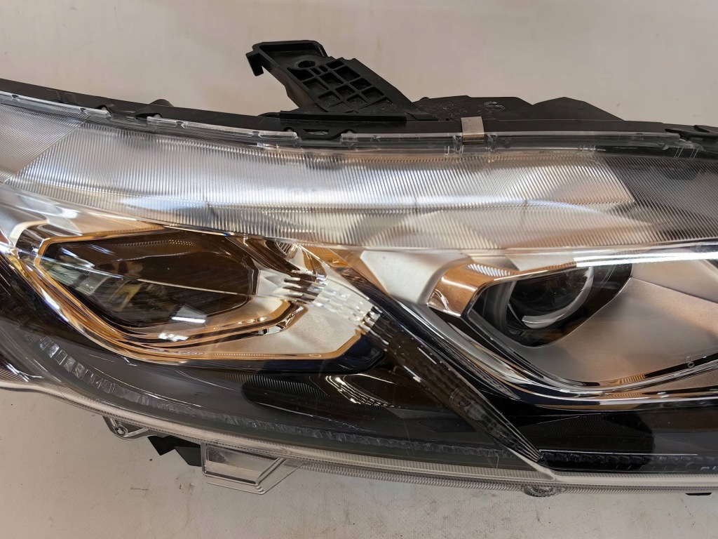 фото №3, Mitsubishi eclipse cross-lampa full led права polecam