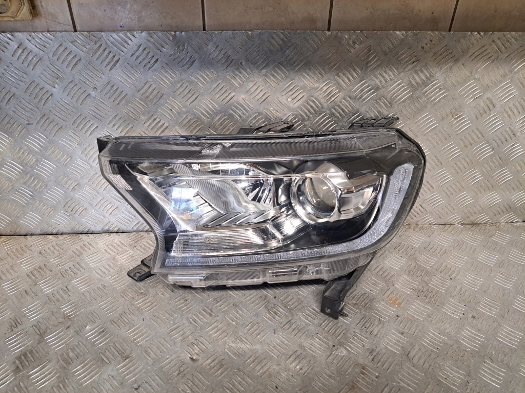 фото №2, Ford ranger lift 2019 rok лампа левая перед ксенон jb3b-13d155-ka