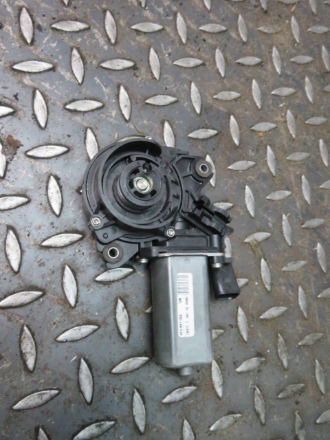 фото №1, Доводчик дверь audi a8 d4 4f0837059