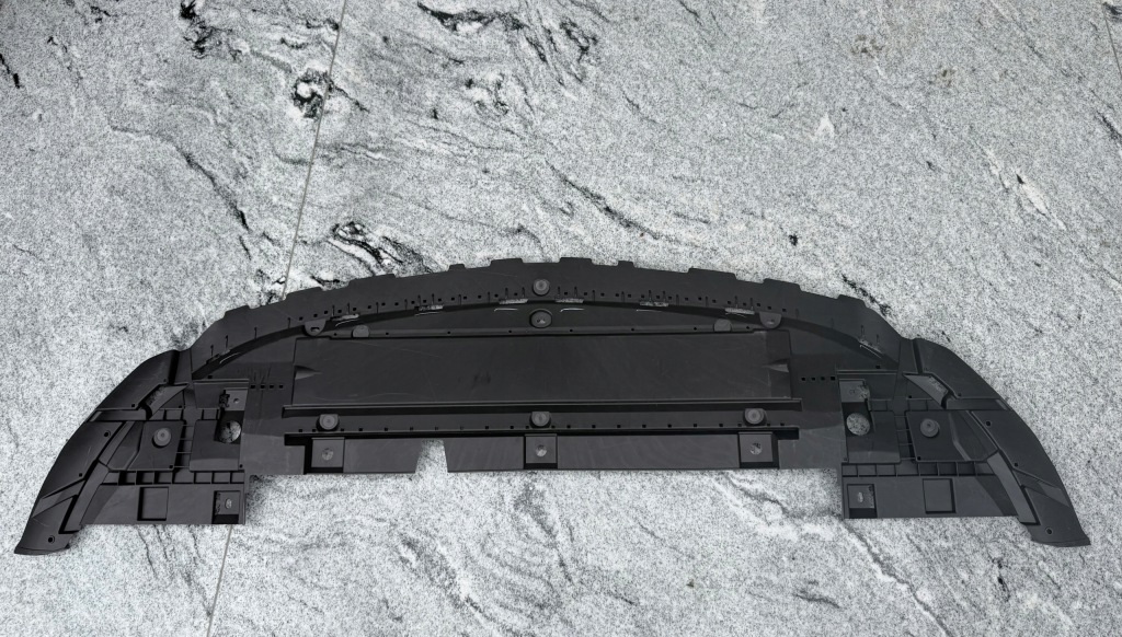 фото №1, Mercedes cla w118 a118 amg line защита pod бампер перед плита a1188856103