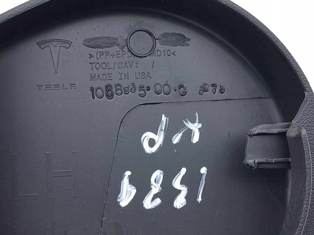 фото №8, Tesla model 3 2020 пластик сиденье 108898500c