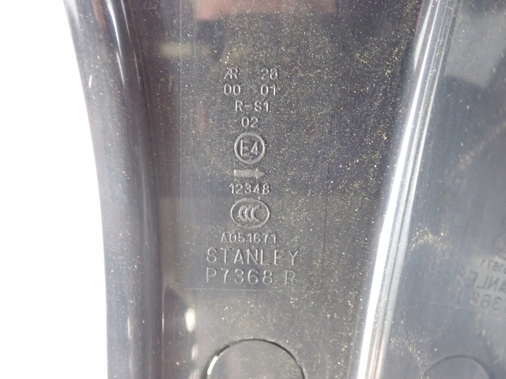 Фара led правый задний  правый  задняя mazda 5 2008 европа Недорого