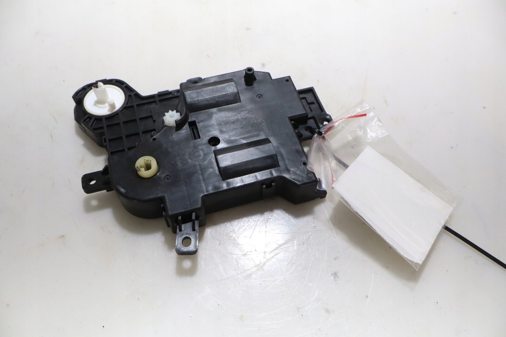 фото №1, Моторчик отопителя toyota yaris iv cross