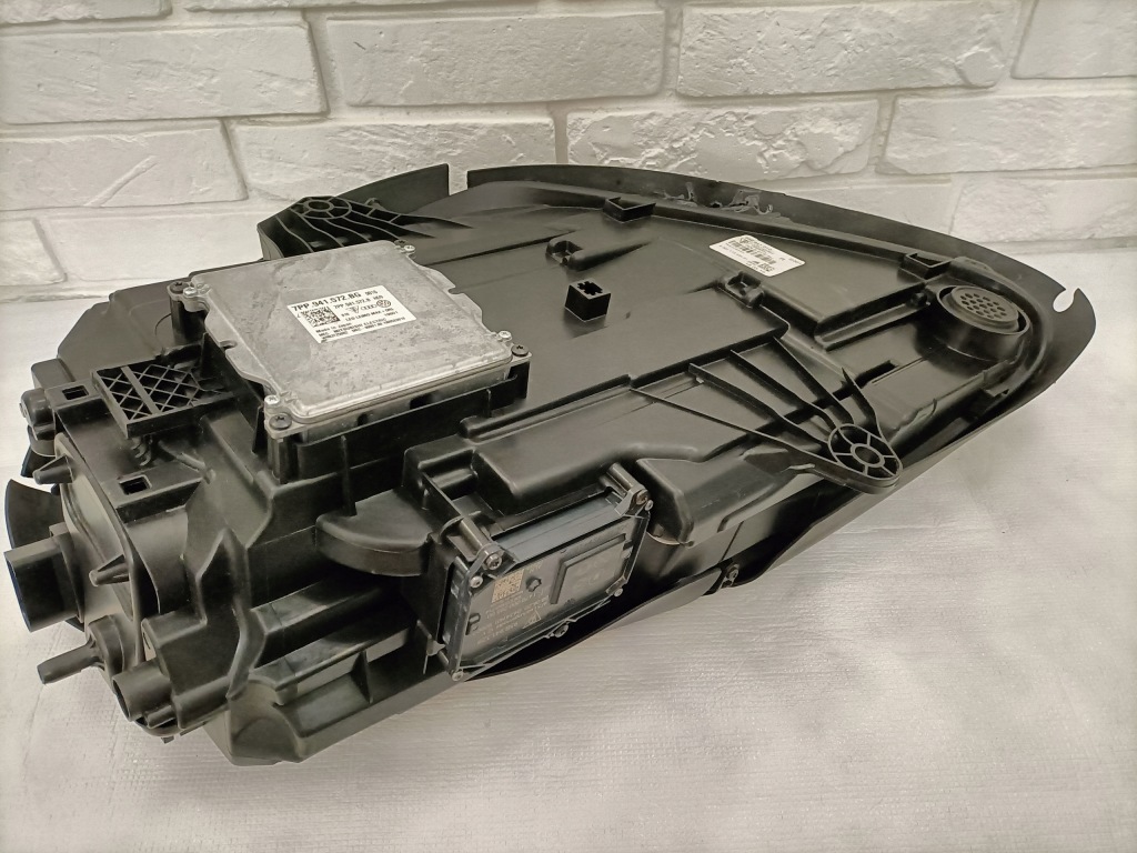 Porsche macan правий full led 95b941010 Недорого