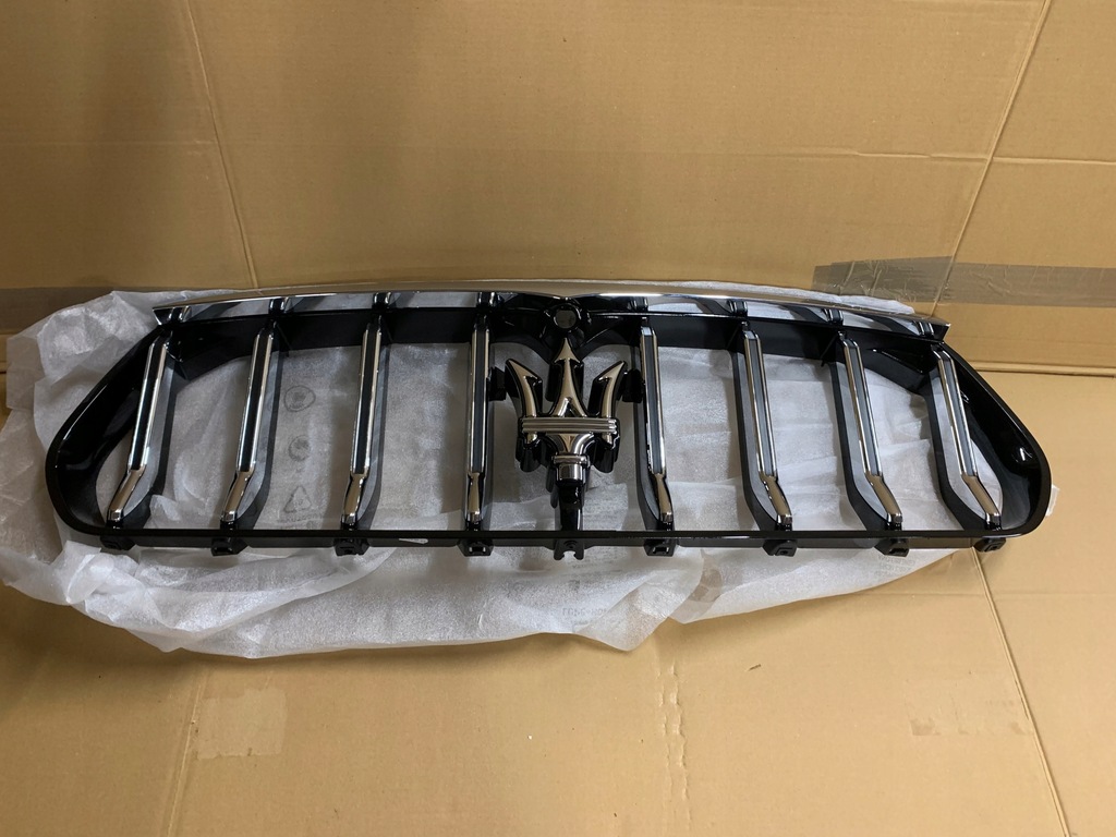 фото №12, Nowa org решітка радіатора решітка радіатора maserati levante granlusso gransport 670151261 камера