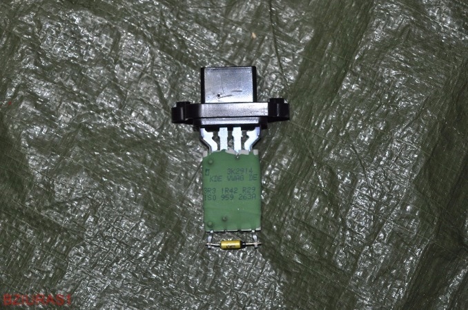 фото №1, Резистор вентилятор vw up cross citigo 1s0959263a