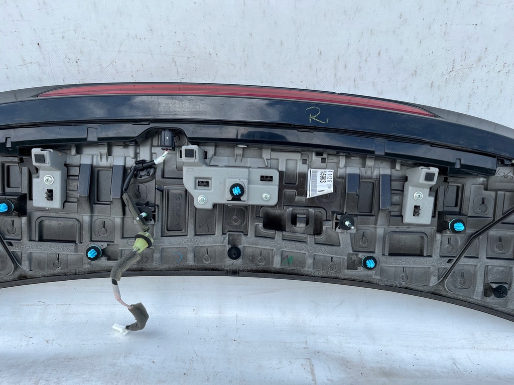 фото №11, Mazda cx30 спойлер кришки оригінал