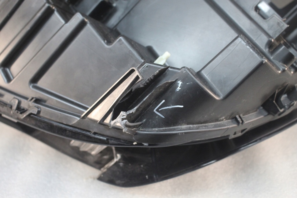 Фара правый  перед peugeot 3008 5008 рестайлинг  full led 89914772 9836230180 с Разборки