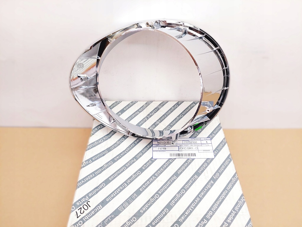 фото №3, Оригинал alfa romeo рамка хром лампы правой задняя 0071752168 alfa romeo mito