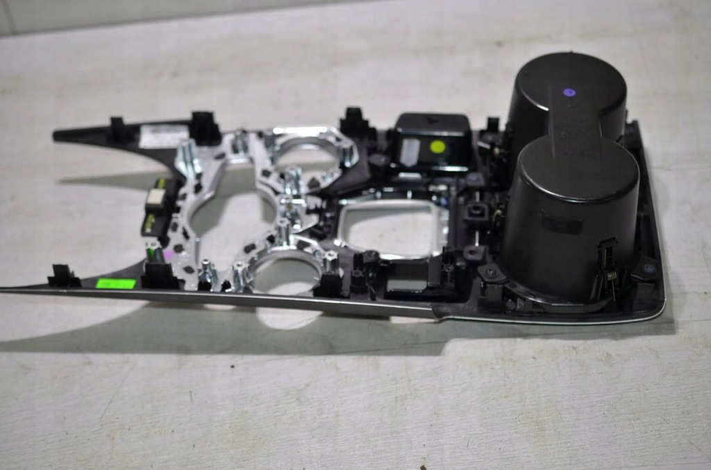 Alfa romeo giulia 2021 туннель средний панель Оригинал