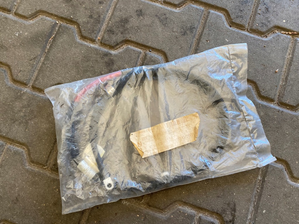 Купити Mercedes 163 шланг акумулятор 1635401630