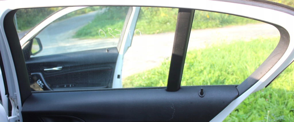 фото №1, Рамка захист молдинг двері правий задня bmw f20