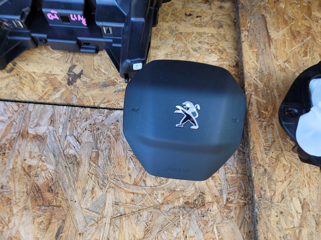 фото №6, Приборная панель приборная консоль ремни peugeot 208 2008 ii gt line