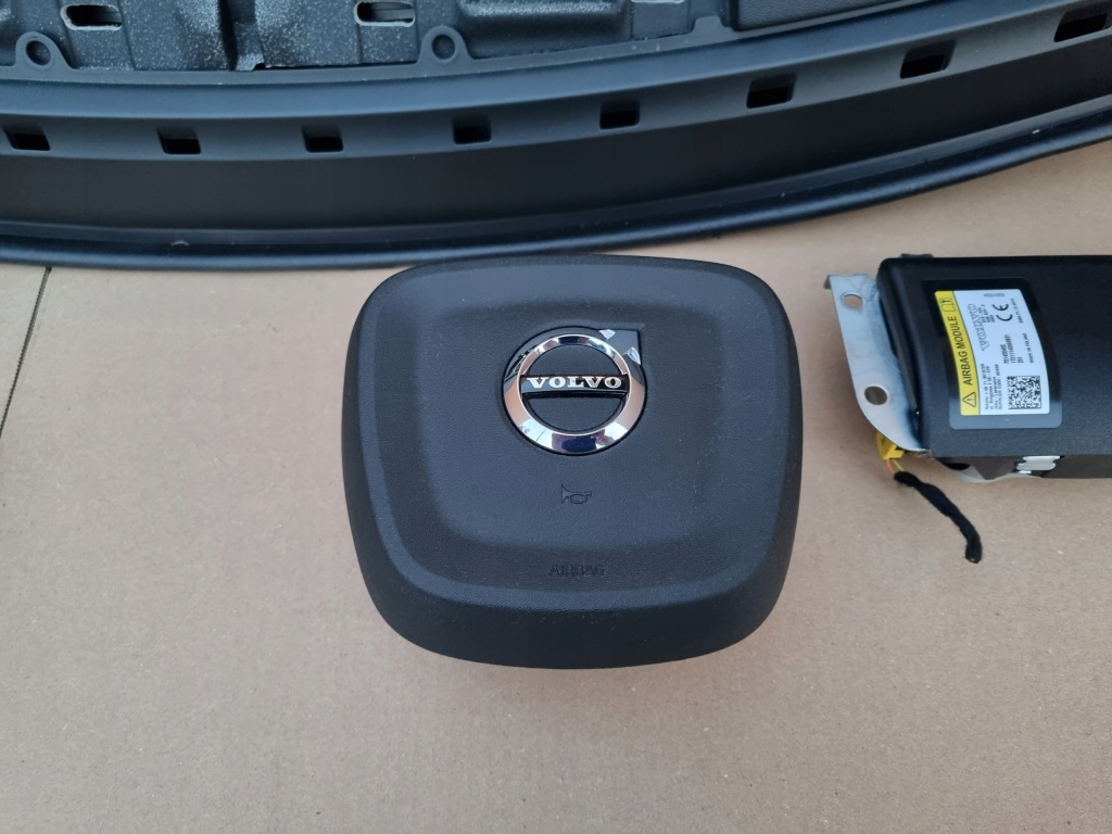 фото №6, Volvo xc40 панель приладів консоль оригінал ремені подушка безпеки водій пасажир колінний