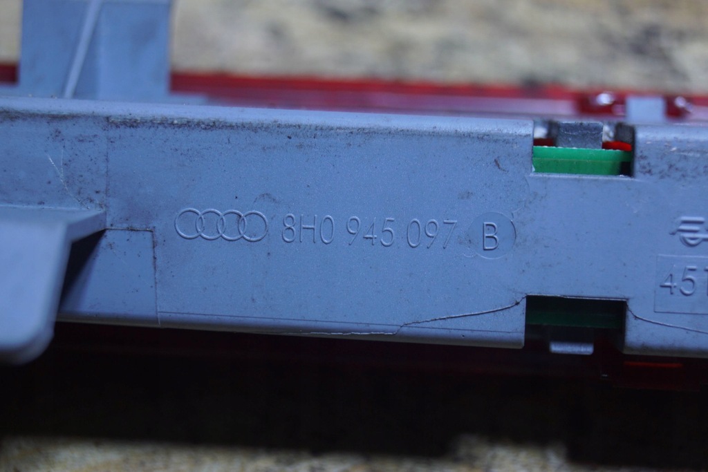 фото №16, Audi a4 b6 cabrio третій світло стоп-сигнал 8h0945097b b177