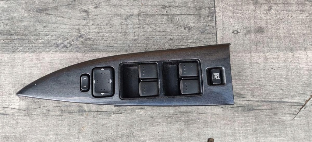 фото №1, Переключатель окон ручка дверь mazda 6 gg 2001 gp9a