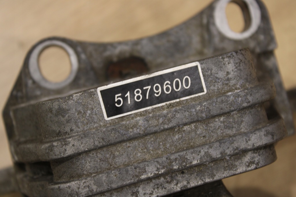 фото №3, Кронштейн подушка коробки alfa romeo giulietta 2.0 jtdm механическая коробка передач