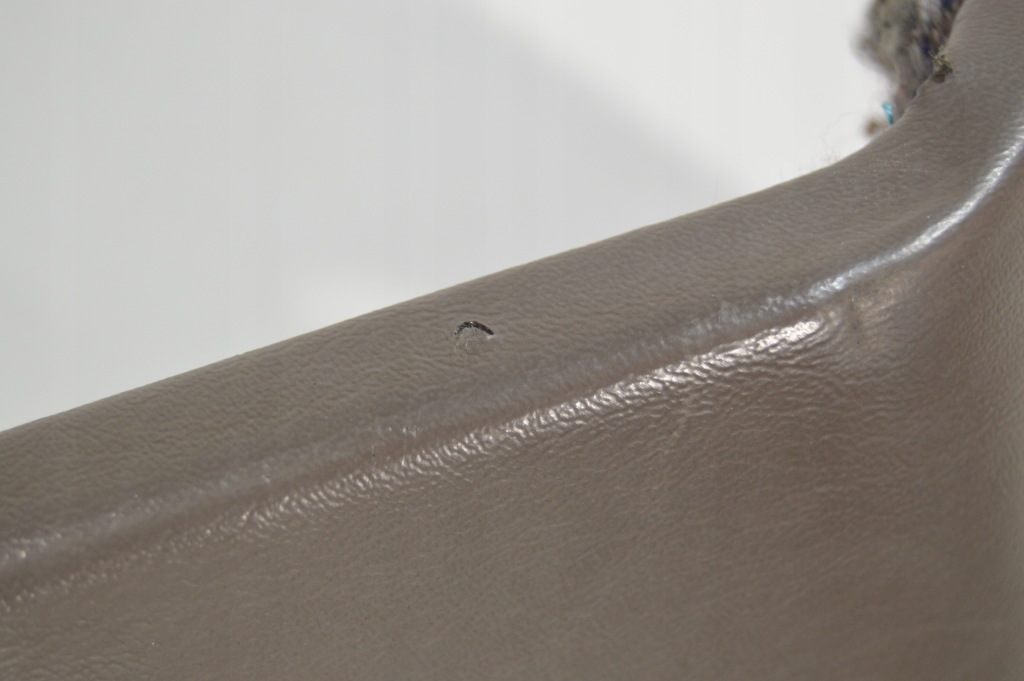 Купить Обшивка правый задний  бежевый mercedes w140 c140 cl 1406908026