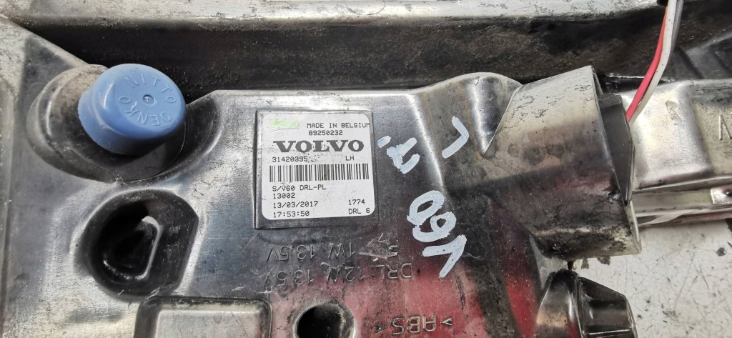 Volvo v60 рестайлінг  протитуманна фара led drl лівий 31420395 європа 17 r Оригінал