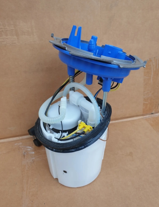 фото №1, Vw arteon r 2.0 tfsi 2.0 tsi насос помпа топлива 3q0919097f 5q0444cf nowa!