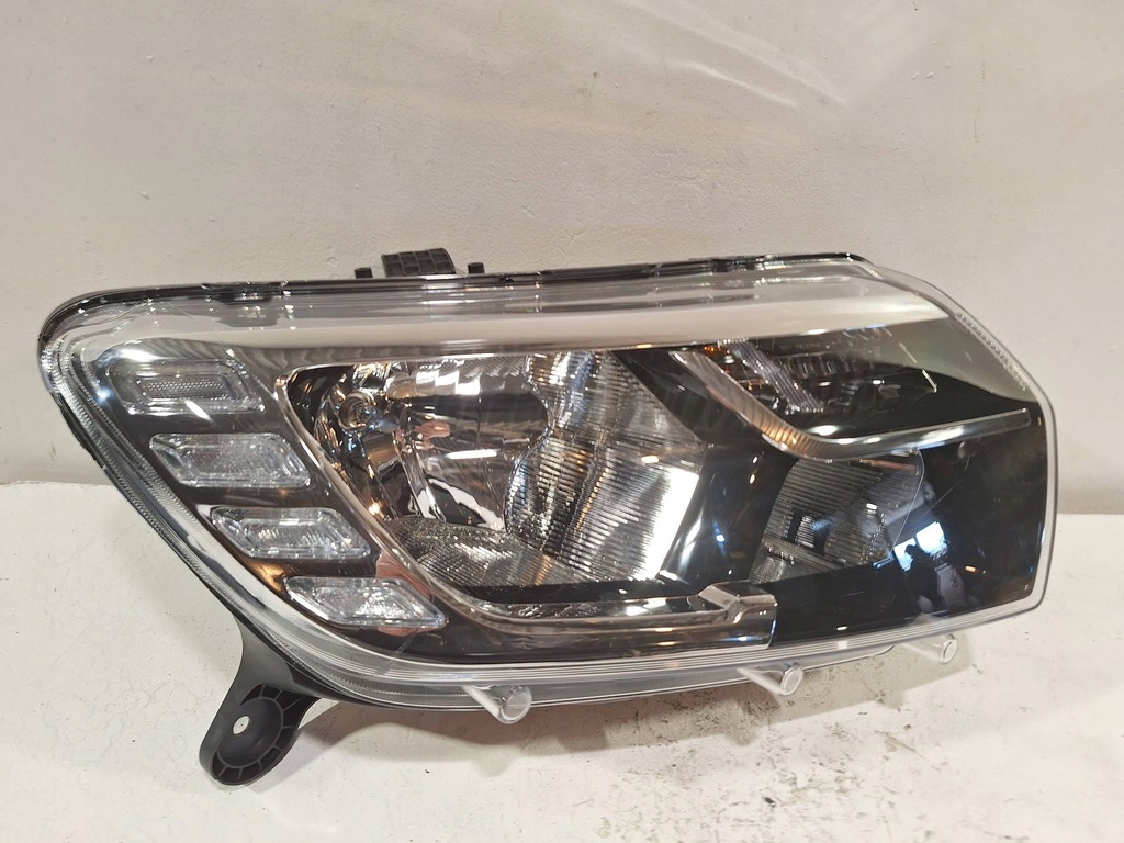 фото №1, Лампа перед права nowa led 260103529r dacia sandero ii logan ii lift 16-