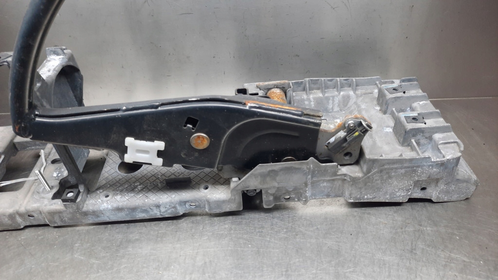 фото №8, Важіль основа гальма ручного volvo v50 8648590