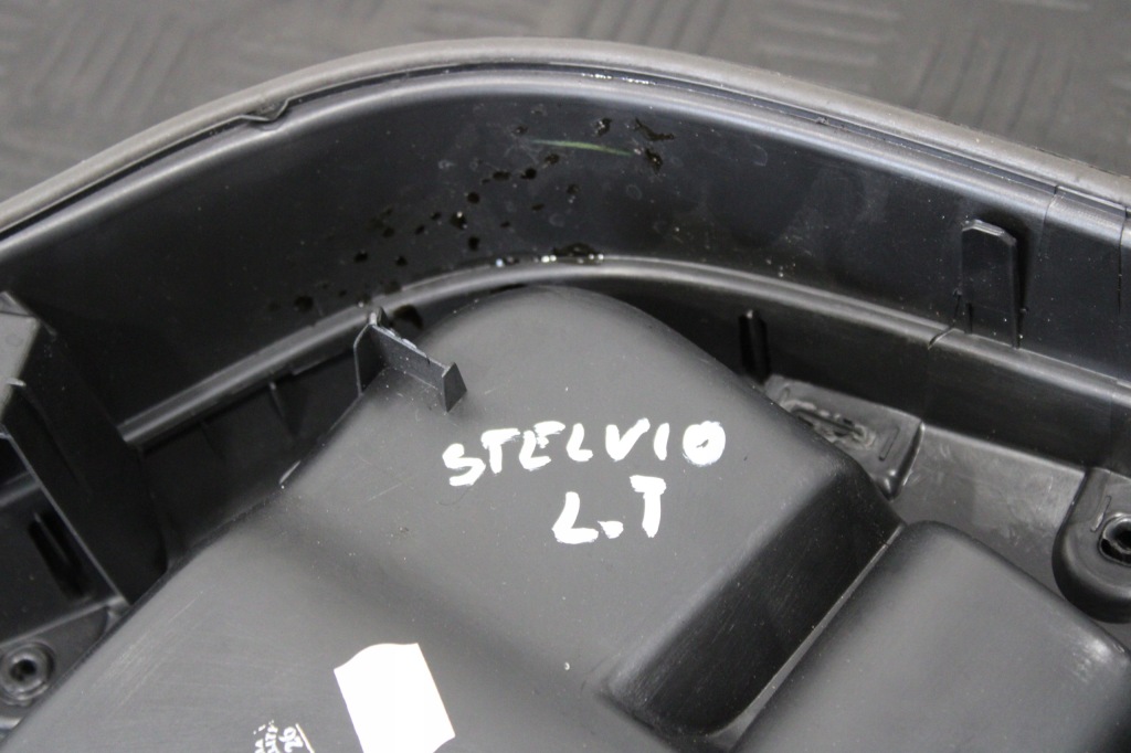 фото №5, Обшивка обивка дверь левый задняя stelvio