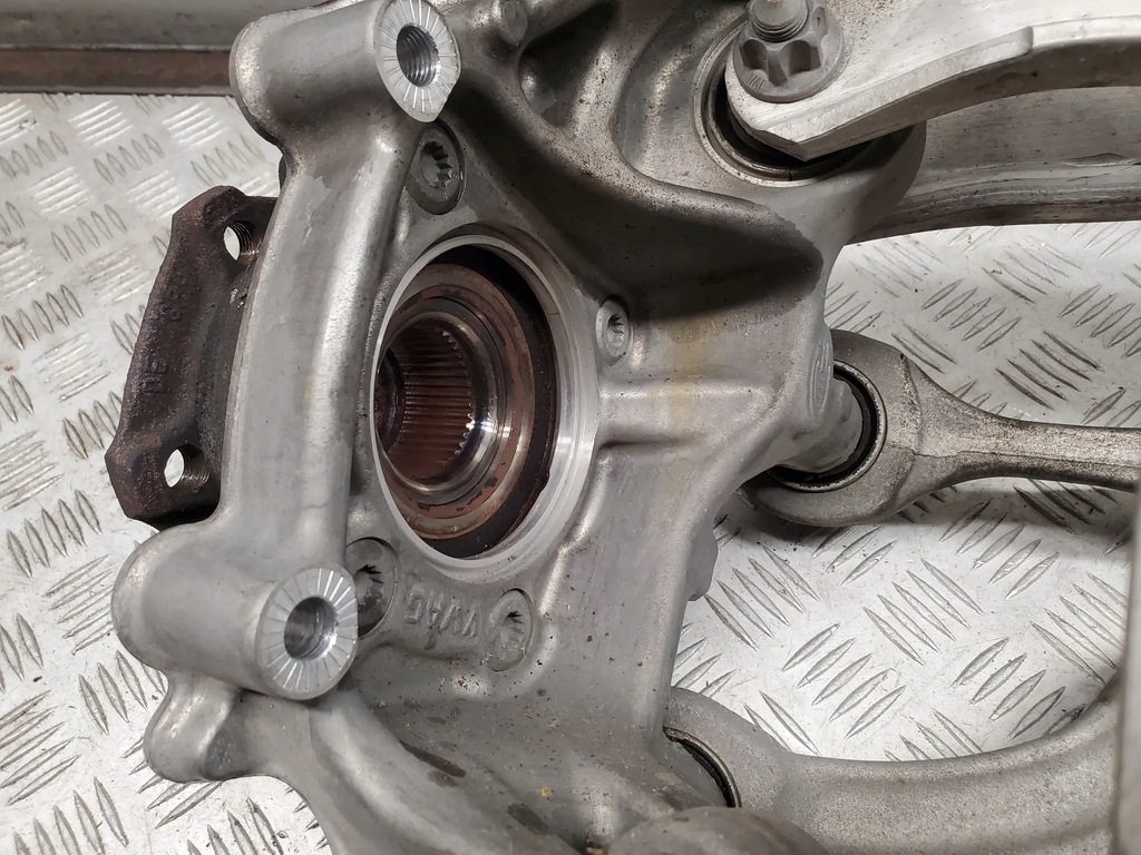 фото №11, Audi sq8 4m0505459c задняя сторона левая подшипник i ступица kół